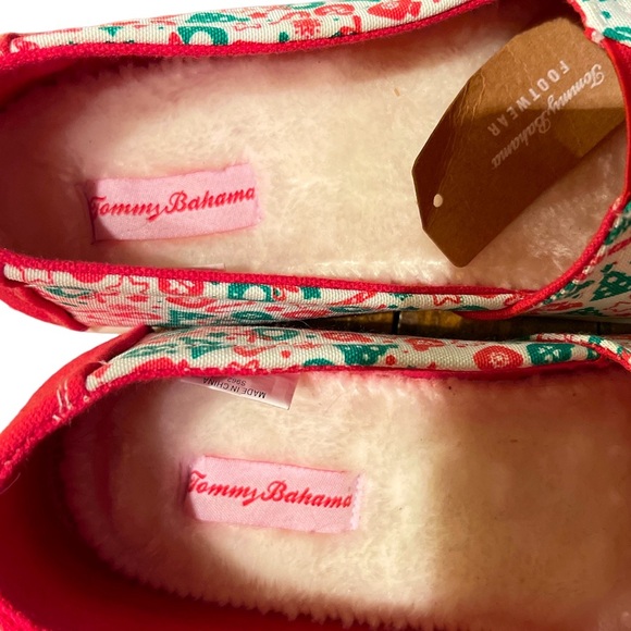 Adorable Tommy Bahama Christmas Memory Foam Slip-On Shoes Size 8 - Picture 6 of 6